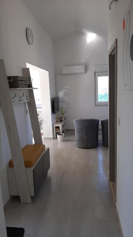 Holiday House Romi Πούλα Εξωτερικό φωτογραφία